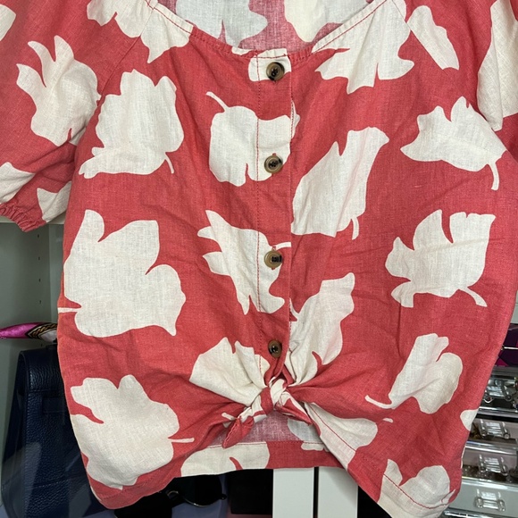 Coral Patterned Button Down Top Size 8 - Picture 3 of 4